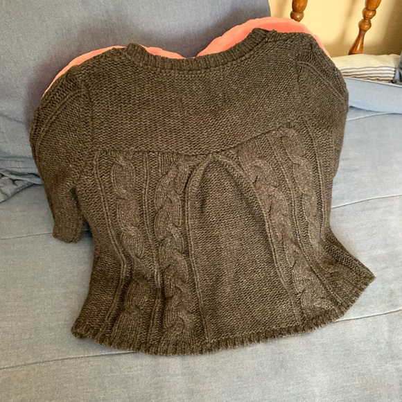 American Eagle Short Sleeve Sweater - Picture 4 of 8